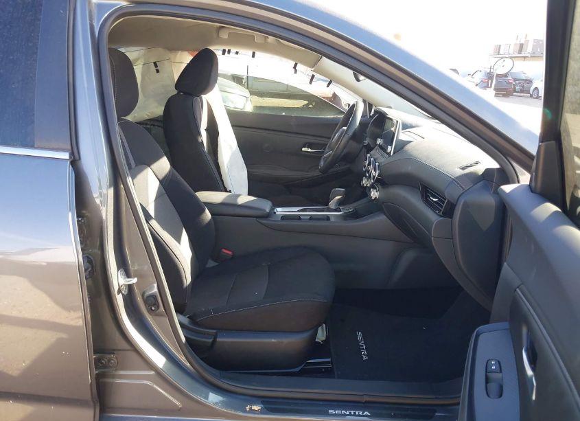 Photo 5 of 2021 Nissan Sentra SV XTRONIC CVT (VIN 3N1AB8CV4MY284025)