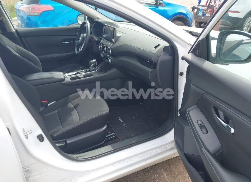 Photo 5 of 2022 Nissan Sentra SV XTRONIC CVT (VIN 3N1AB8CV4NY227941)