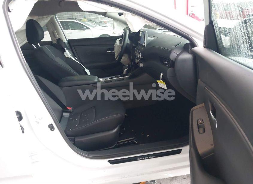 Photo 5 of 2024 Nissan Sentra SV XTRONIC CVT (VIN 3N1AB8CV4RY381104)