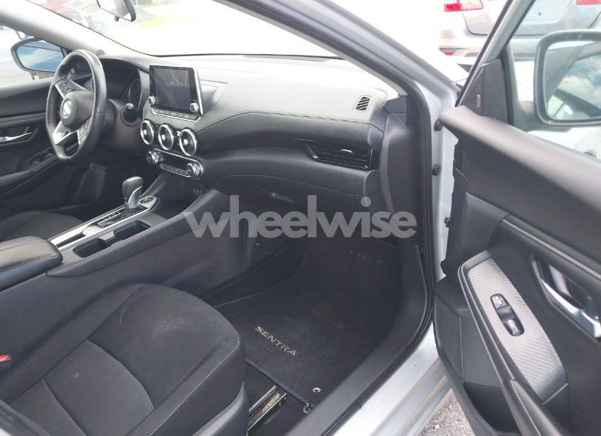 Photo 5 of 2021 Nissan Sentra SV XTRONIC CVT (VIN 3N1AB8CV5MY272398)