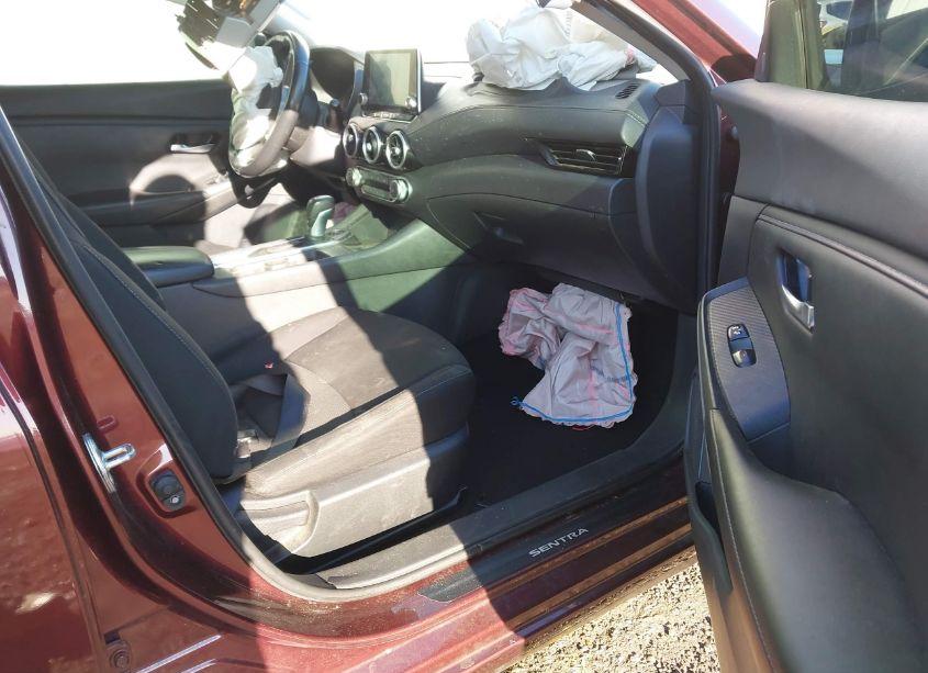 Photo 5 of 2022 Nissan Sentra SV XTRONIC CVT (VIN 3N1AB8CV5NY228760)