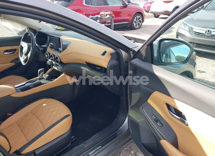 Photo 5 of 2022 Nissan Sentra SV XTRONIC CVT (VIN 3N1AB8CV5NY235675)