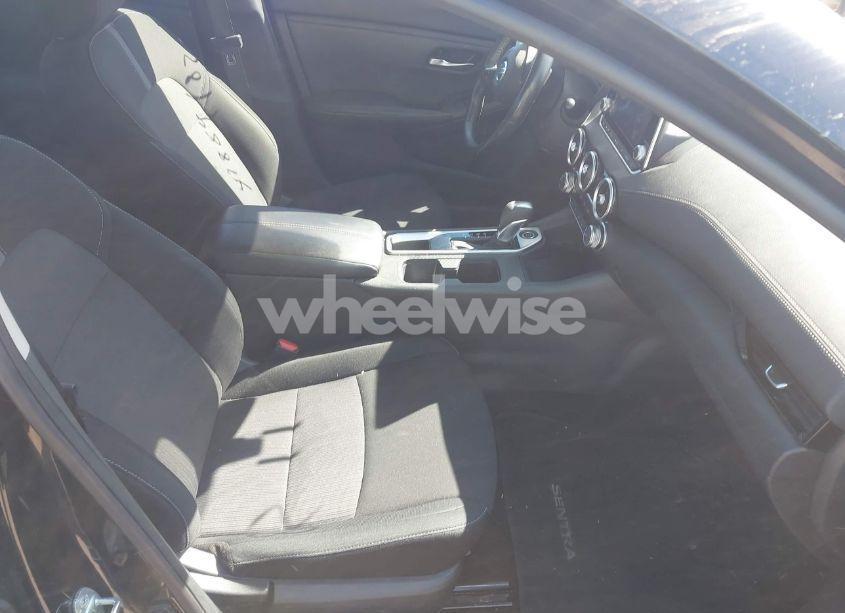 Photo 5 of 2022 Nissan Sentra SV XTRONIC CVT (VIN 3N1AB8CV5NY256915)
