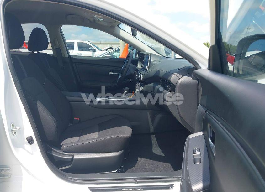 Photo 5 of 2023 Nissan Sentra SV XTRONIC CVT (VIN 3N1AB8CV5PY306702)