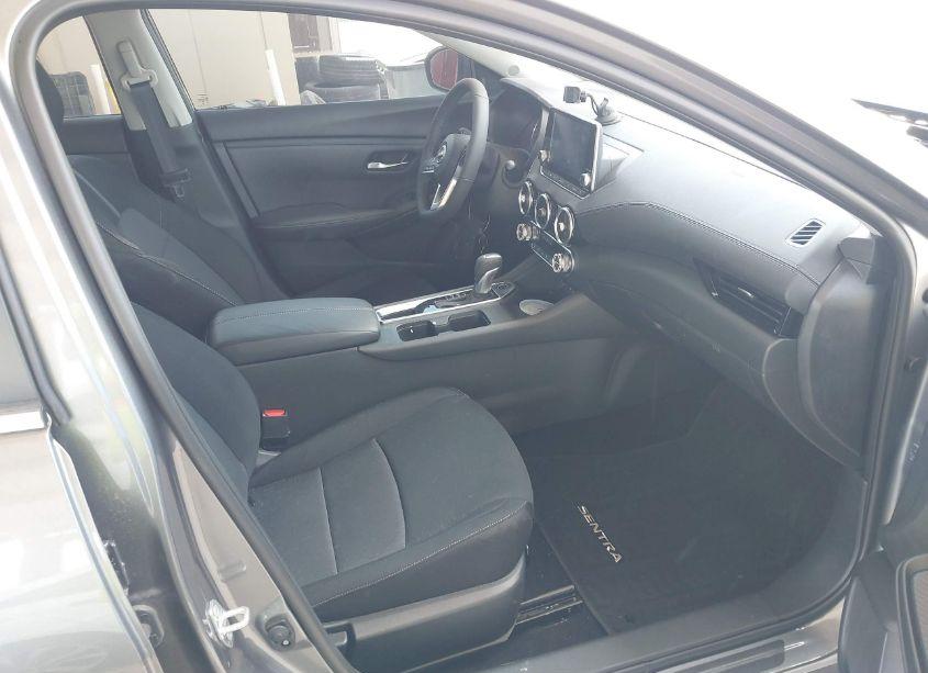 Photo 5 of 2024 Nissan Sentra SV XTRONIC CVT (VIN 3N1AB8CV5RY232037)