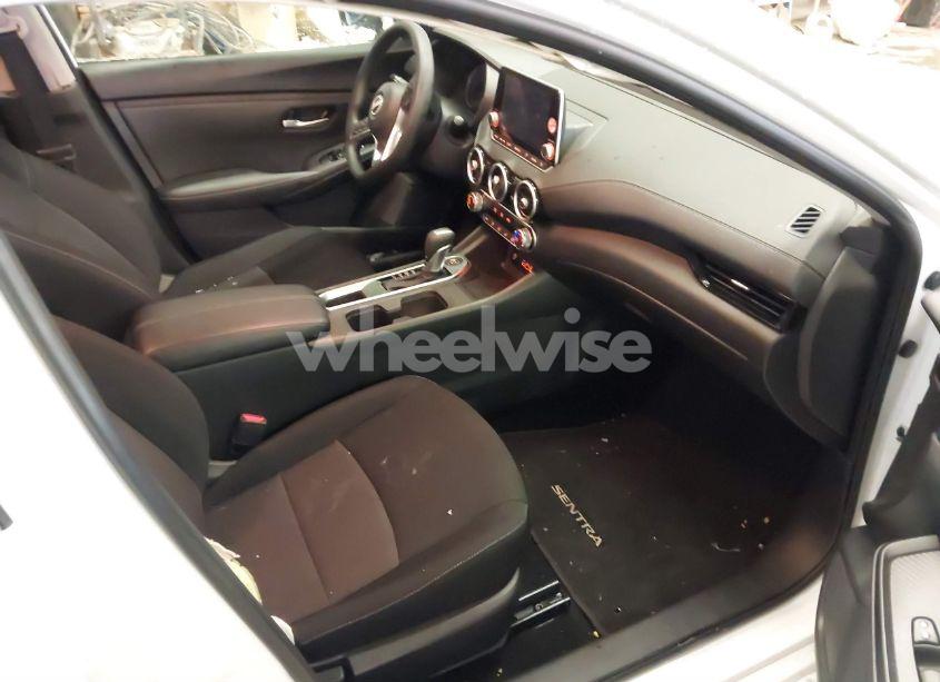 Photo 5 of 2024 Nissan Sentra SV XTRONIC CVT (VIN 3N1AB8CV5RY303284)