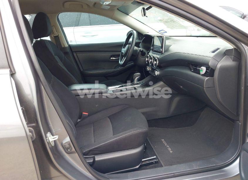 Photo 5 of 2020 Nissan Sentra SV XTRONIC CVT (VIN 3N1AB8CV6LY238047)