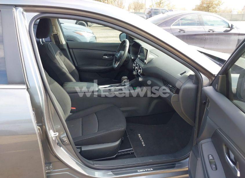 Photo 5 of 2021 Nissan Sentra SV XTRONIC CVT (VIN 3N1AB8CV6MY305165)