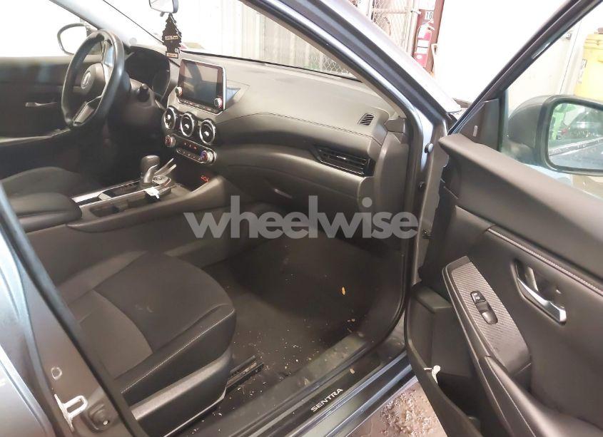 Photo 5 of 2022 Nissan Sentra SV XTRONIC CVT (VIN 3N1AB8CV6NY236060)