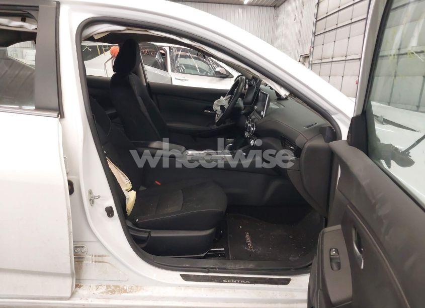 Photo 5 of 2022 Nissan Sentra SV XTRONIC CVT (VIN 3N1AB8CV6NY244580)