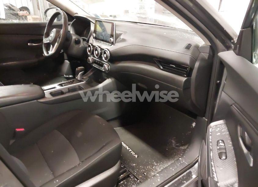 Photo 5 of 2022 Nissan Sentra SV XTRONIC CVT (VIN 3N1AB8CV6NY300257)