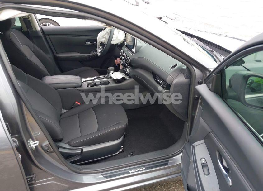 Photo 5 of 2024 Nissan Sentra SV XTRONIC CVT (VIN 3N1AB8CV6RY262194)