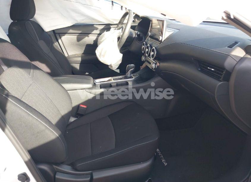 Photo 5 of 2024 Nissan Sentra SV XTRONIC CVT (VIN 3N1AB8CV6RY349917)