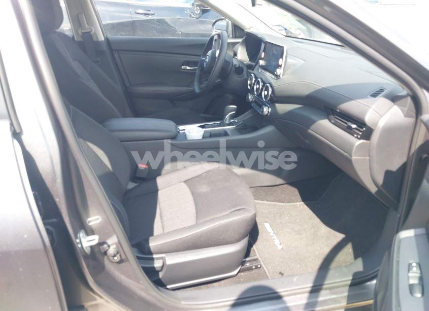 Photo 5 of 2025 Nissan Sentra SV (VIN 3N1AB8CV6SY303798)