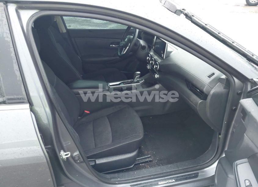 Photo 5 of 2021 Nissan Sentra SV XTRONIC CVT (VIN 3N1AB8CV7MY209755)