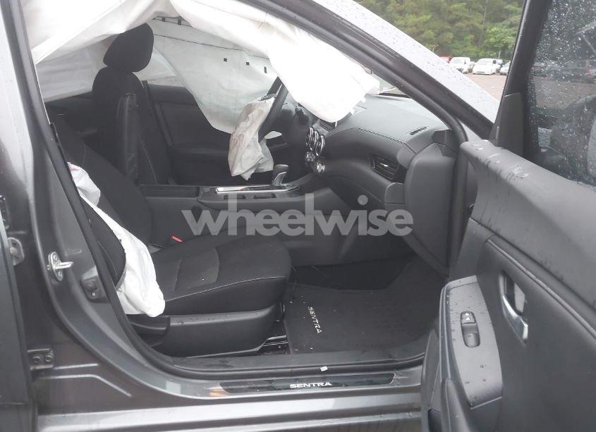 Photo 5 of 2021 Nissan Sentra SV XTRONIC CVT (VIN 3N1AB8CV7MY227527)