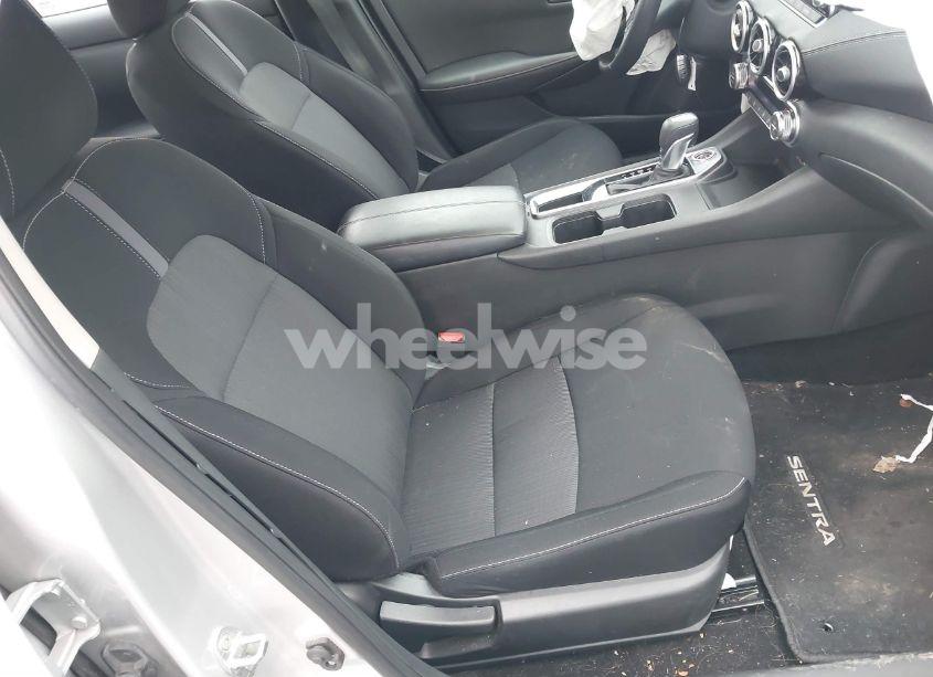 Photo 5 of 2021 Nissan Sentra SV XTRONIC CVT (VIN 3N1AB8CV7MY275268)