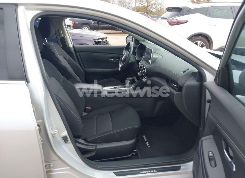 Photo 5 of 2021 Nissan Sentra SV XTRONIC CVT (VIN 3N1AB8CV7MY307801)