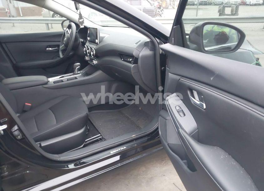 Photo 5 of 2024 Nissan Sentra SV XTRONIC CVT (VIN 3N1AB8CV7RY302427)