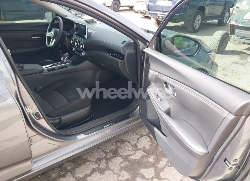 Photo 5 of 2024 Nissan Sentra SV XTRONIC CVT (VIN 3N1AB8CV7RY372882)