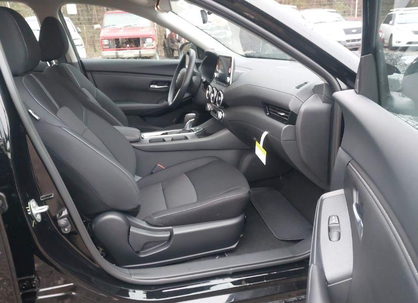 Photo 5 of 2025 Nissan Sentra SV (VIN 3N1AB8CV7SY261786)