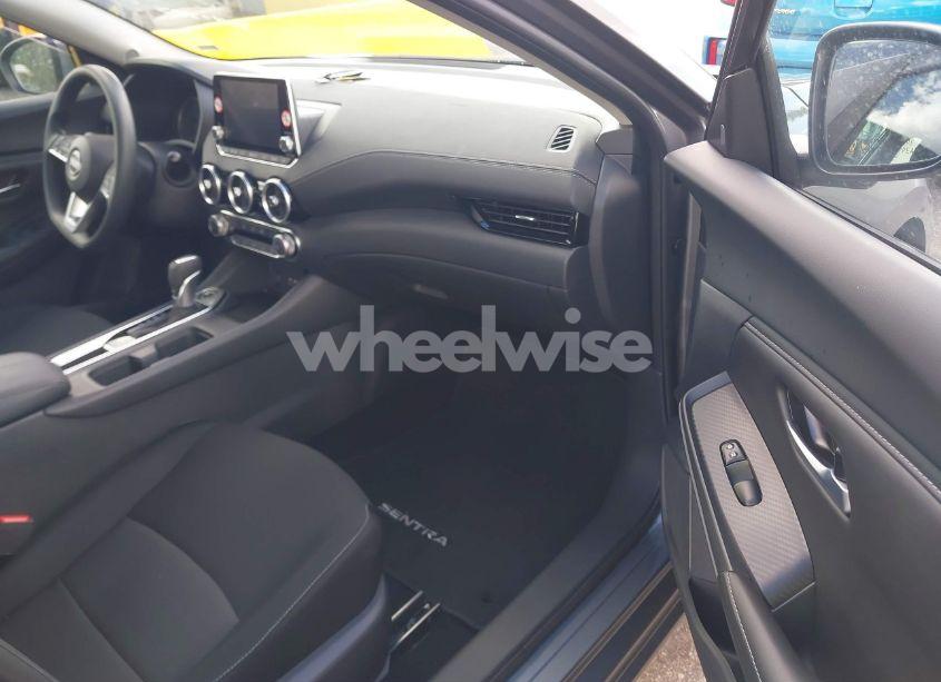 Photo 5 of 2025 Nissan Sentra SV (VIN 3N1AB8CV7SY269595)