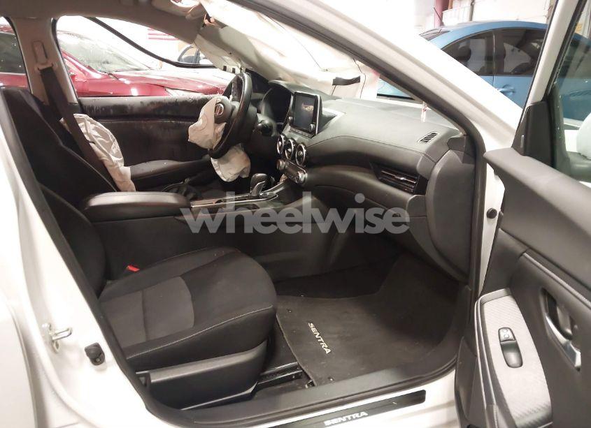 Photo 5 of 2020 Nissan Sentra SV XTRONIC CVT (VIN 3N1AB8CV8LY288464)