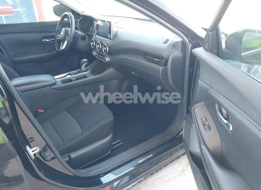 Photo 5 of 2020 Nissan Sentra SV XTRONIC CVT (VIN 3N1AB8CV8LY308342)