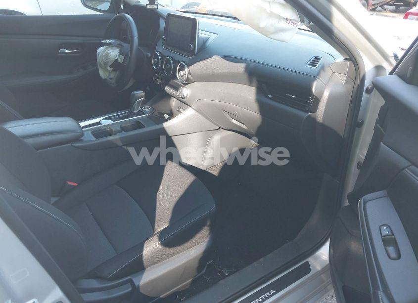 Photo 5 of 2021 Nissan Sentra SV XTRONIC CVT (VIN 3N1AB8CV8MY217895)