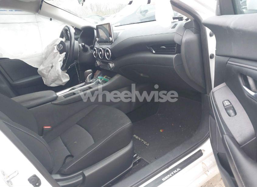 Photo 5 of 2021 Nissan Sentra SV XTRONIC CVT (VIN 3N1AB8CV8MY329368)