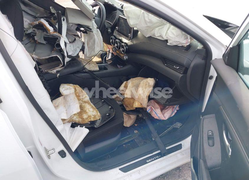 Photo 5 of 2022 Nissan Sentra SV XTRONIC CVT (VIN 3N1AB8CV8NY218997)