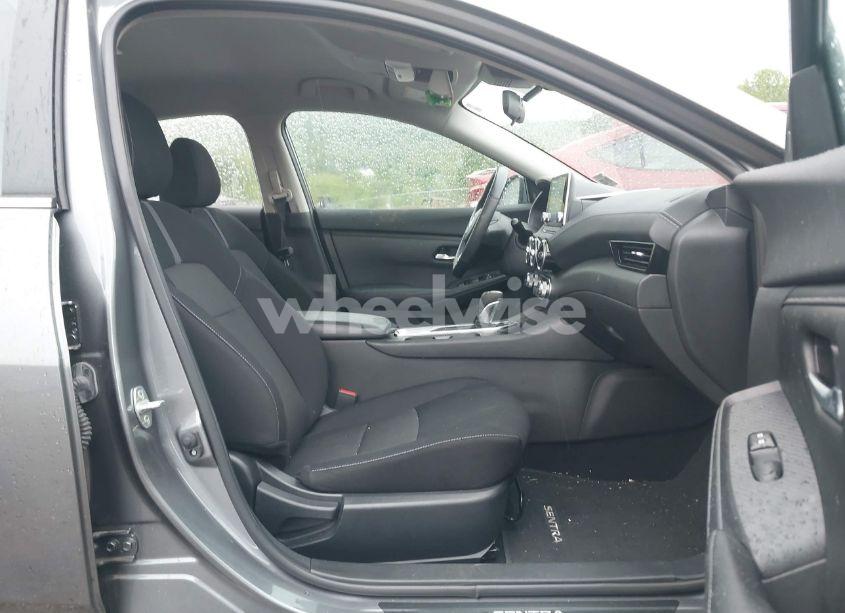 Photo 5 of 2022 Nissan Sentra SV XTRONIC CVT (VIN 3N1AB8CV8NY234696)