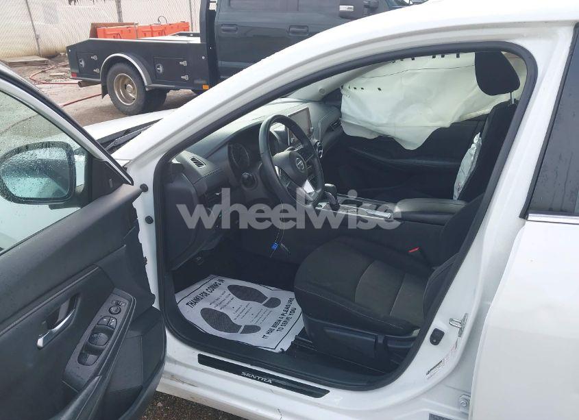 Photo 5 of 2022 Nissan Sentra SV XTRONIC CVT (VIN 3N1AB8CV8NY246508)