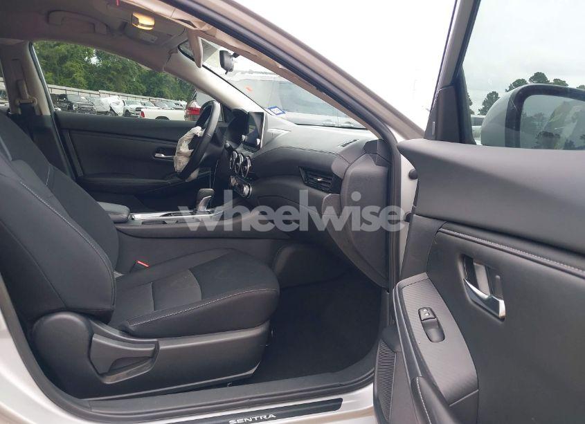 Photo 5 of 2022 Nissan Sentra SV XTRONIC CVT (VIN 3N1AB8CV8NY268265)