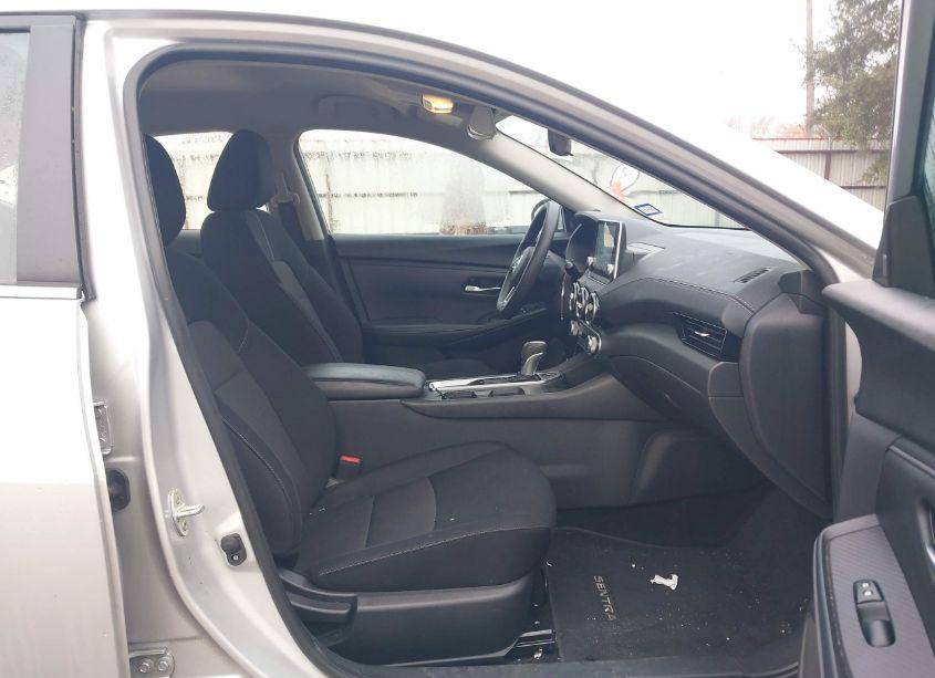 Photo 5 of 2023 Nissan Sentra SV XTRONIC CVT (VIN 3N1AB8CV8PY260248)