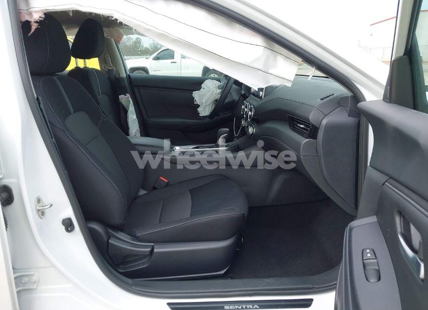 Photo 5 of 2024 Nissan Sentra SV XTRONIC CVT (VIN 3N1AB8CV8RY230704)