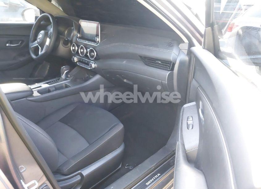 Photo 5 of 2024 Nissan Sentra SV XTRONIC CVT (VIN 3N1AB8CV8RY271494)