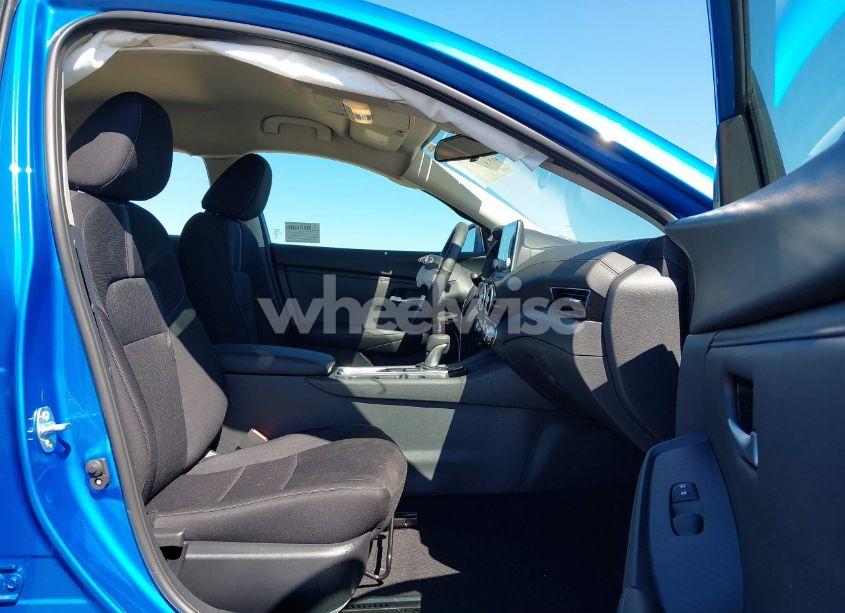 Photo 5 of 2025 Nissan Sentra SV (VIN 3N1AB8CV8SY209440)