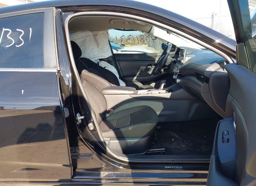 Photo 5 of 2021 Nissan Sentra SV XTRONIC CVT (VIN 3N1AB8CV9MY330254)