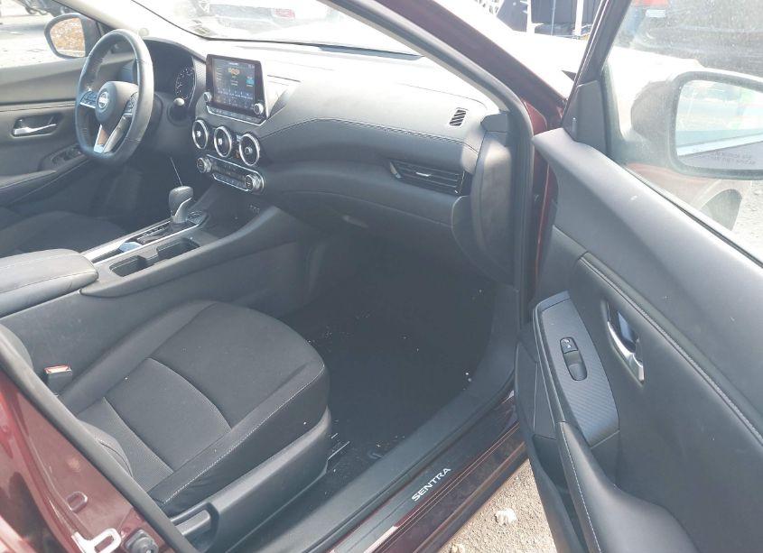 Photo 5 of 2022 Nissan Sentra SV XTRONIC CVT (VIN 3N1AB8CV9NY223870)