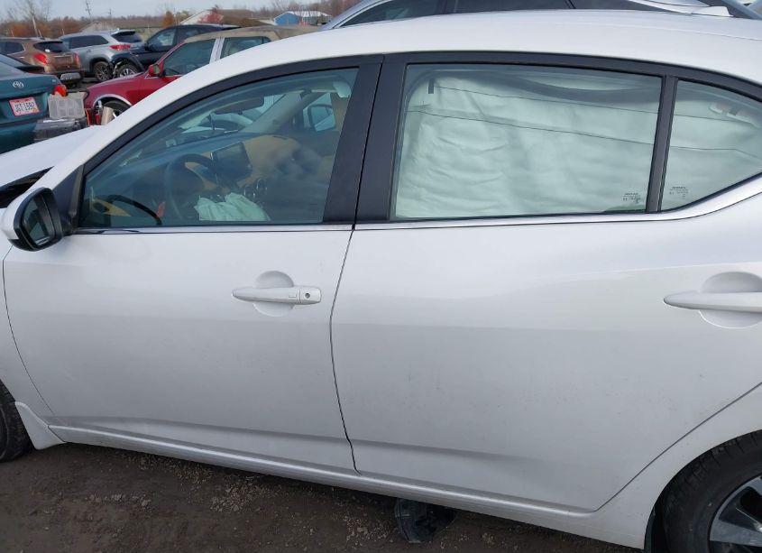 Photo 15 of 2022 Nissan Sentra SV XTRONIC CVT (VIN 3N1AB8CV9NY284801)