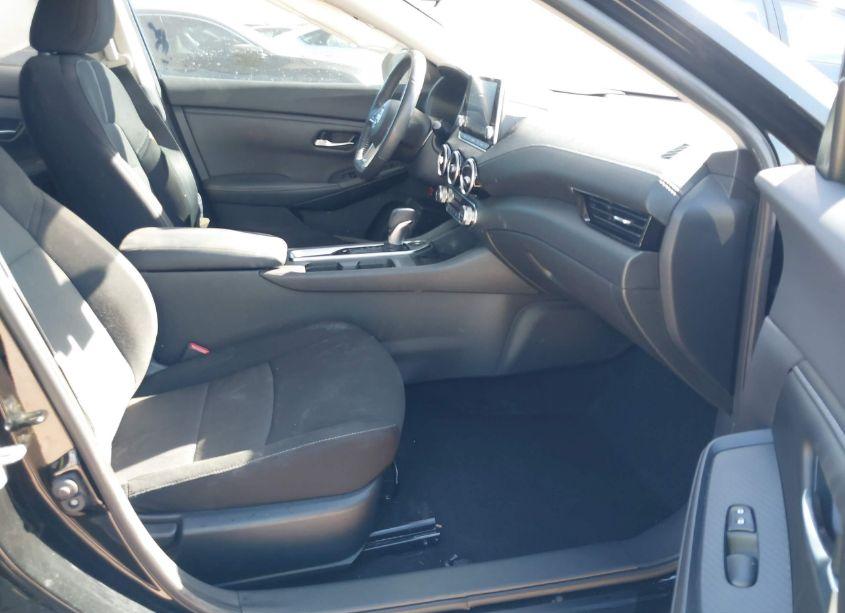 Photo 5 of 2022 Nissan Sentra SV XTRONIC CVT (VIN 3N1AB8CV9NY301161)