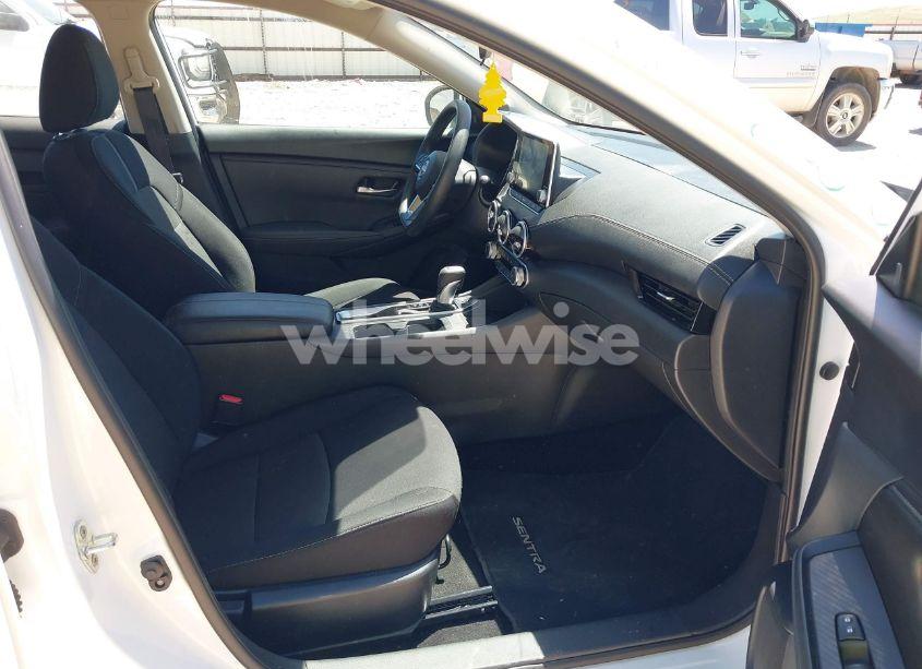 Photo 5 of 2024 Nissan Sentra SV XTRONIC CVT (VIN 3N1AB8CV9RY306494)