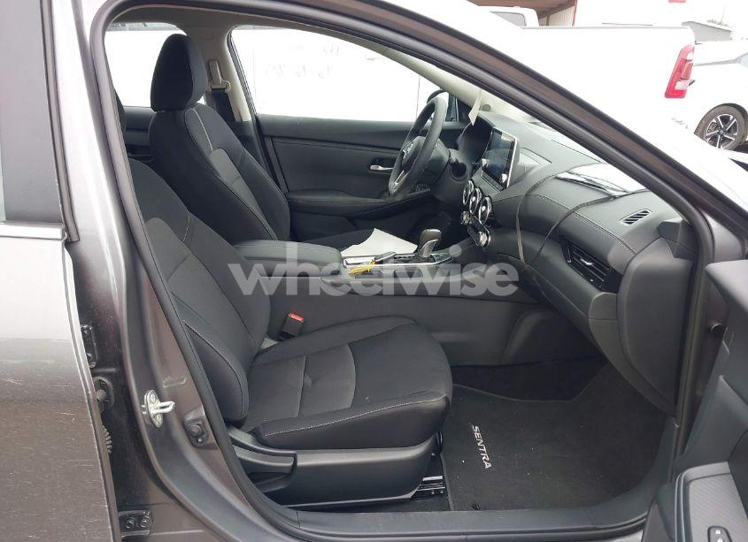 Photo 5 of 2025 Nissan Sentra SV (VIN 3N1AB8CV9SY303892)