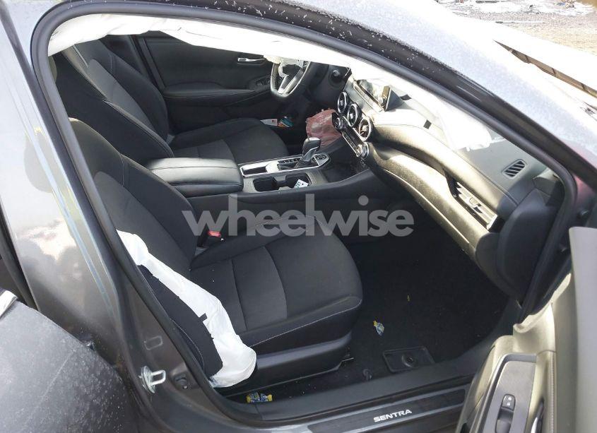 Photo 5 of 2020 Nissan Sentra SV XTRONIC CVT (VIN 3N1AB8CVXLY312294)