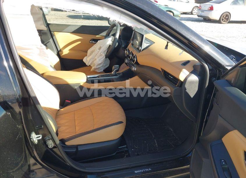 Photo 5 of 2022 Nissan Sentra SV XTRONIC CVT (VIN 3N1AB8CVXNY206561)