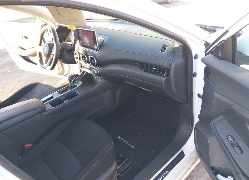 Photo 5 of 2022 Nissan Sentra SV XTRONIC CVT (VIN 3N1AB8CVXNY249944)