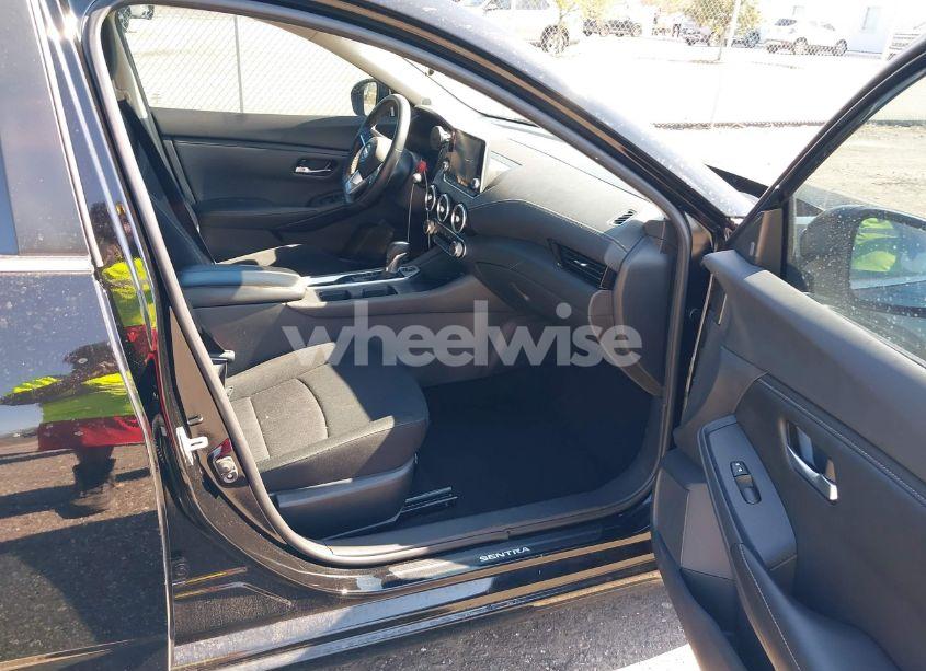 Photo 5 of 2023 Nissan Sentra SV XTRONIC CVT (VIN 3N1AB8CVXPY233763)