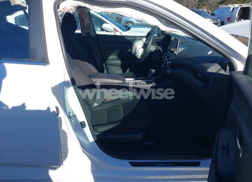 Photo 5 of 2024 Nissan Sentra SV XTRONIC CVT (VIN 3N1AB8CVXRY255779)