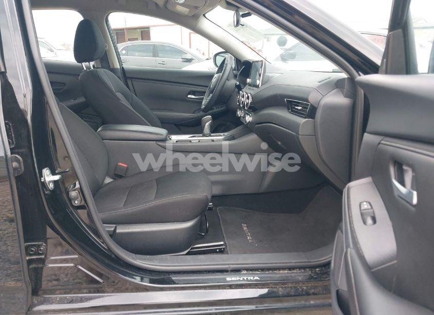 Photo 5 of 2025 Nissan Sentra SV (VIN 3N1AB8CVXSY279621)